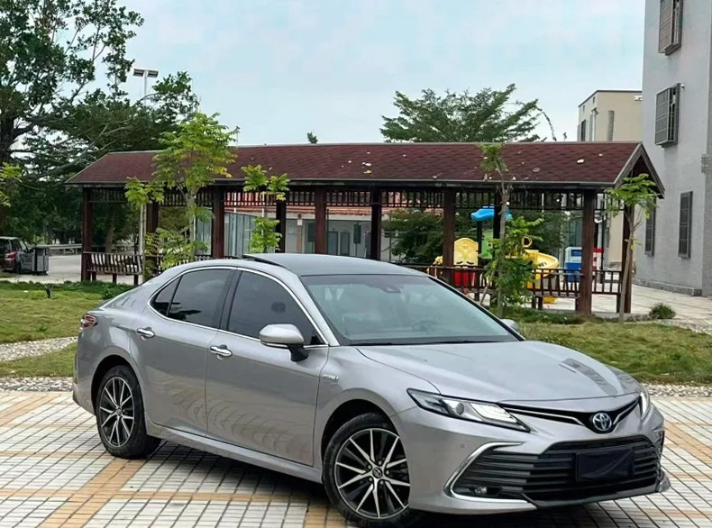 丰田凯美瑞 正面外观二