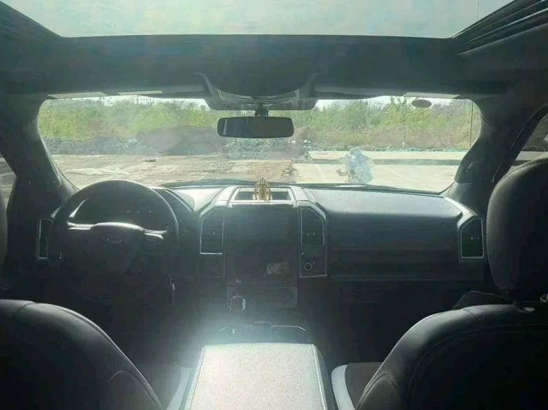 福特猛禽 后面外观二