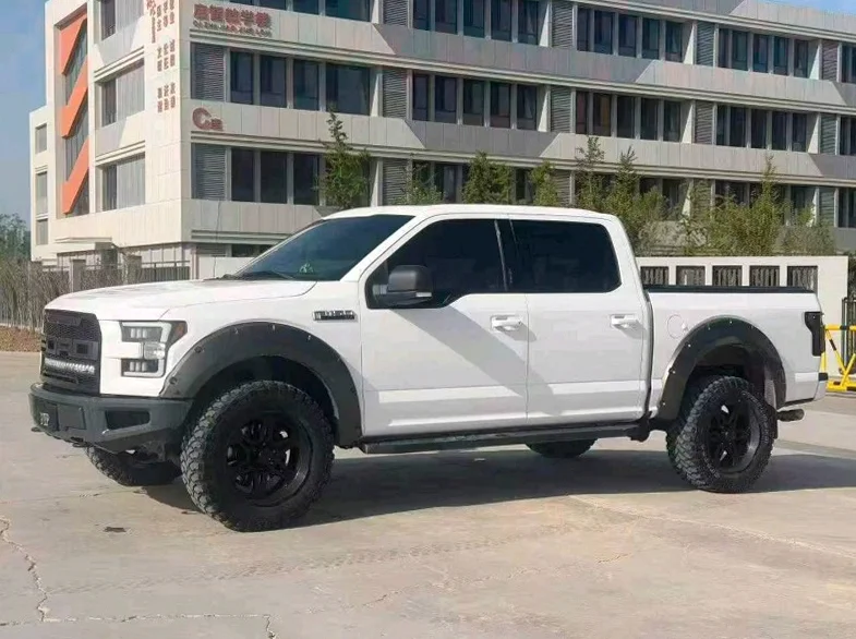 福特猛禽 正面外观二