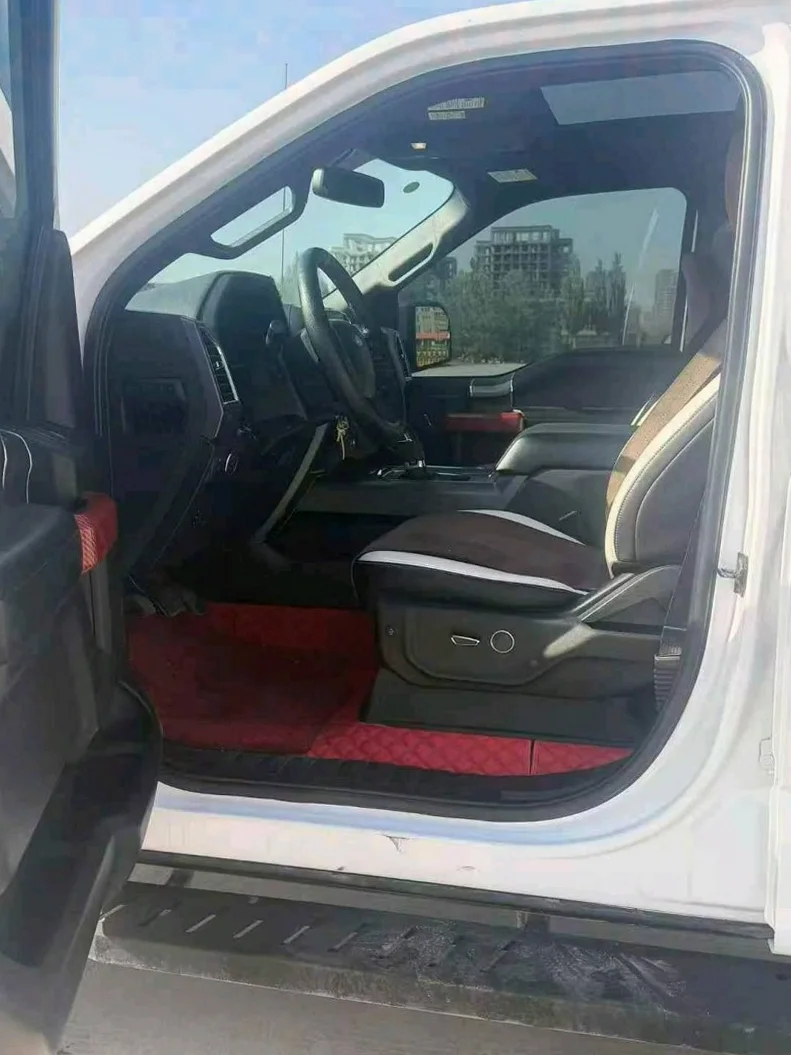 福特猛禽 后面外观一