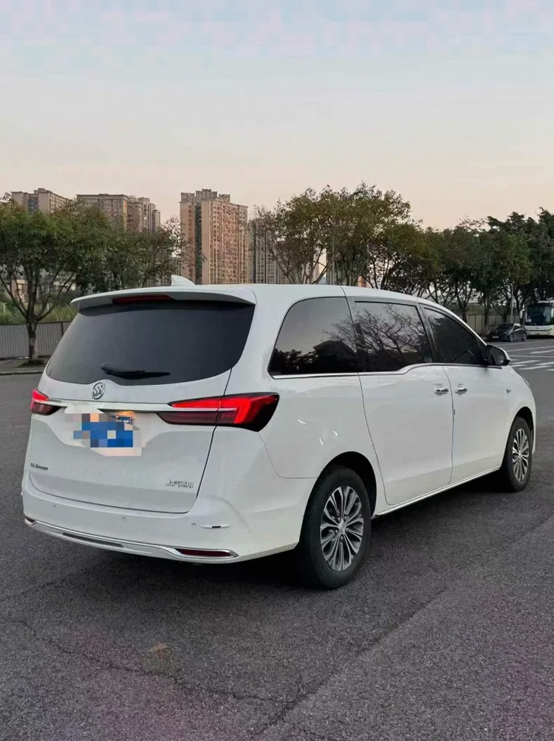 别克GL8 内饰前排