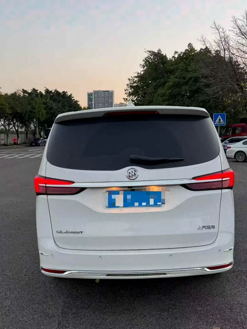 别克GL8 内饰后排