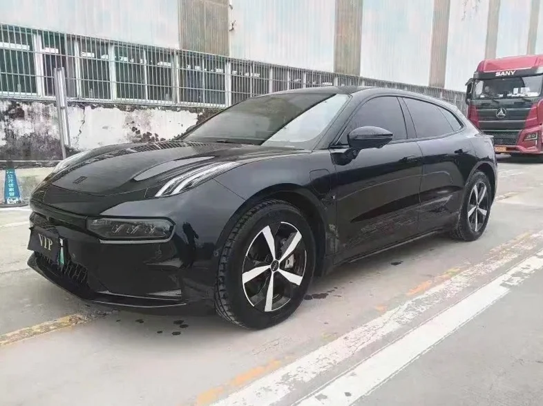 极氪汽车001 正面外观二