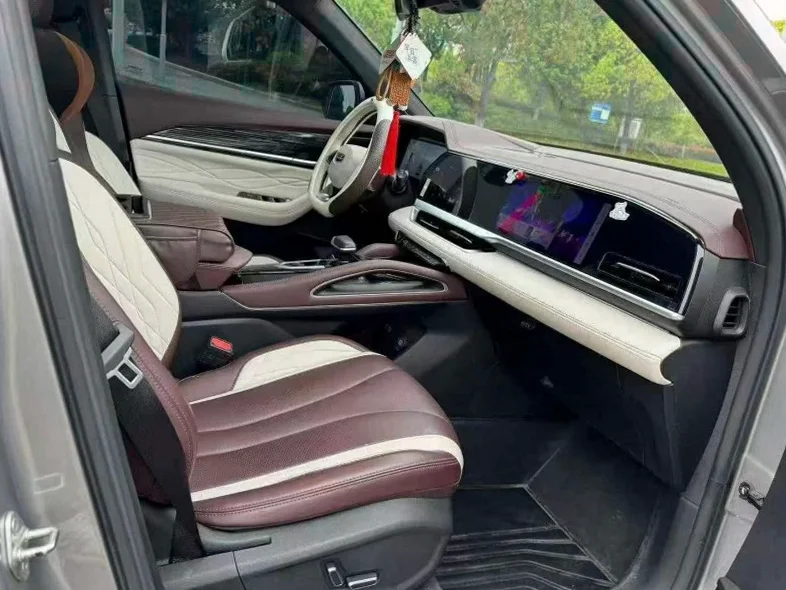 吉利星越 内饰前排