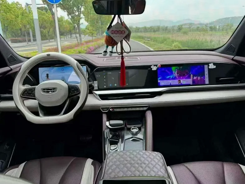 吉利星越 后面外观三