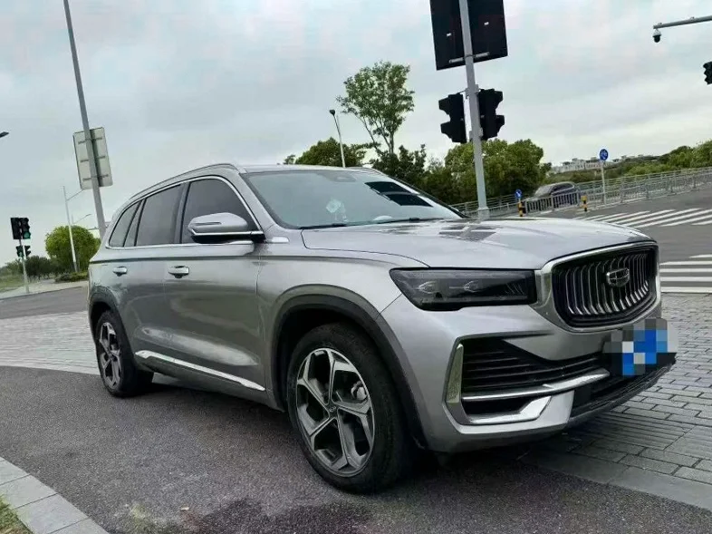 吉利星越 正面外观三