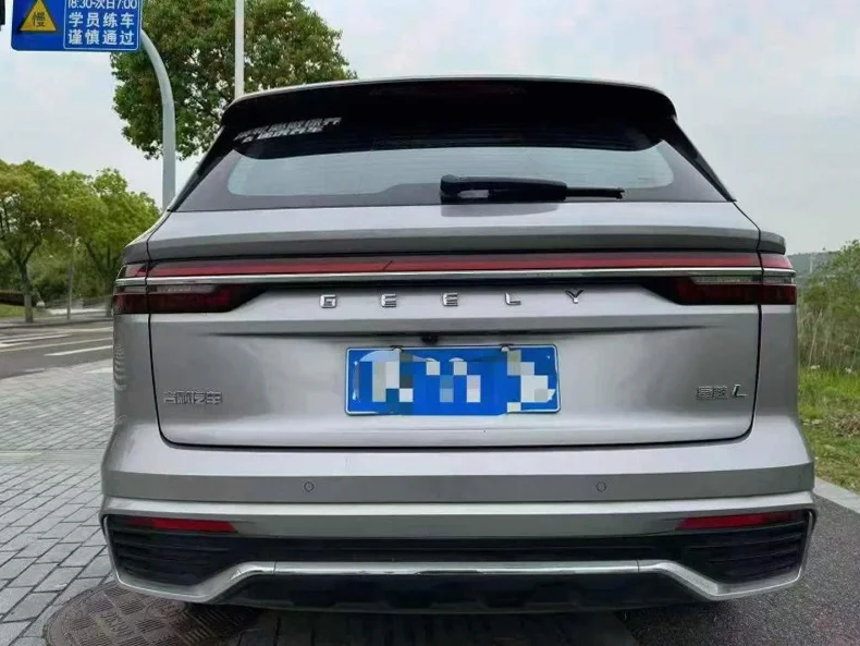 吉利星越 驾驶室