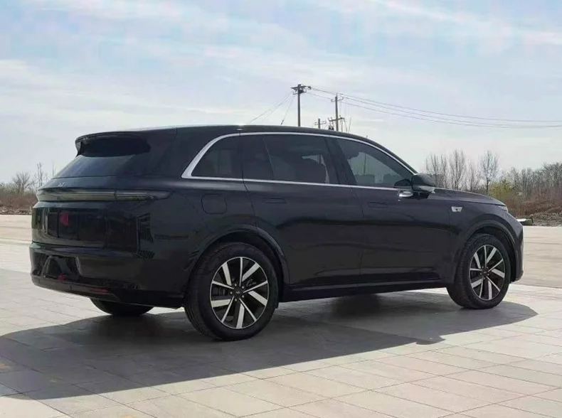 理想L8 内饰后排