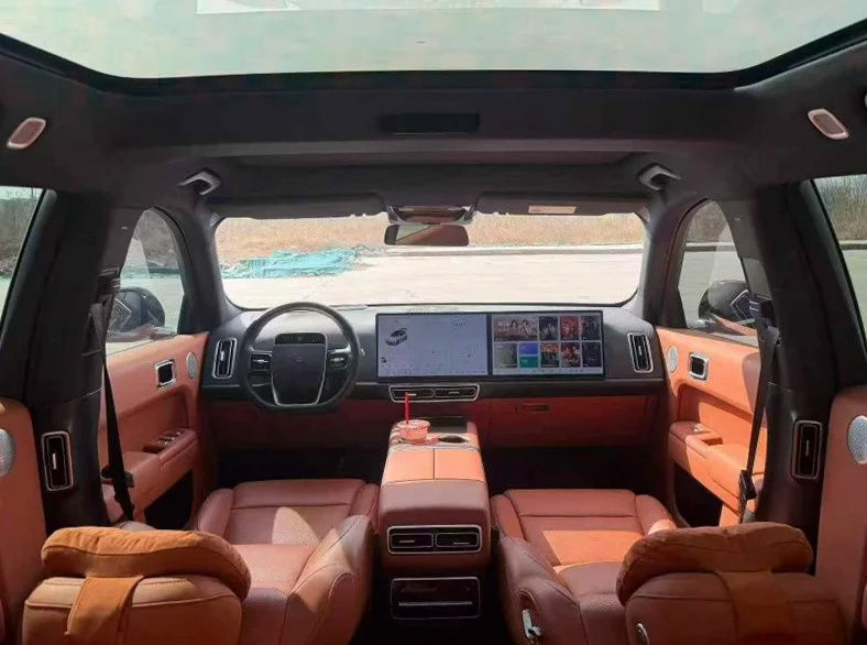 理想L8 后面外观二