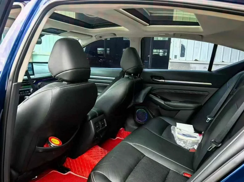 日产天籁 后面外观三