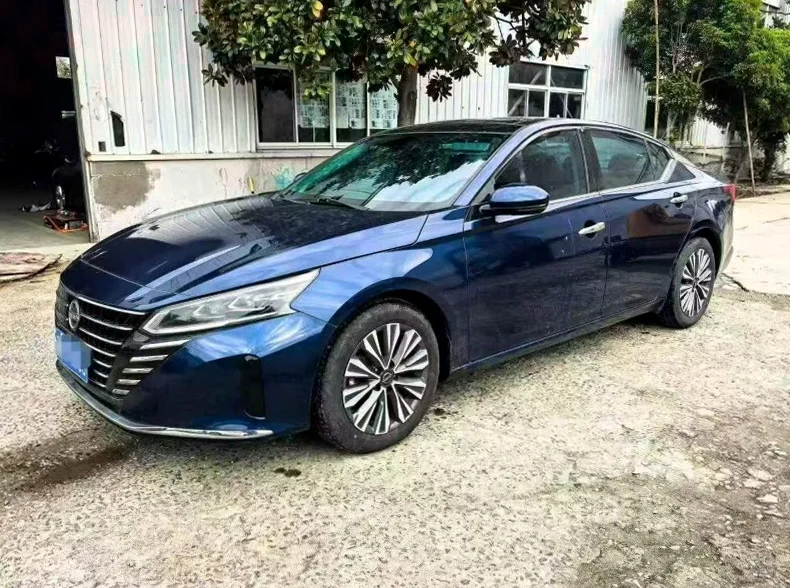 日产天籁 正面外观三