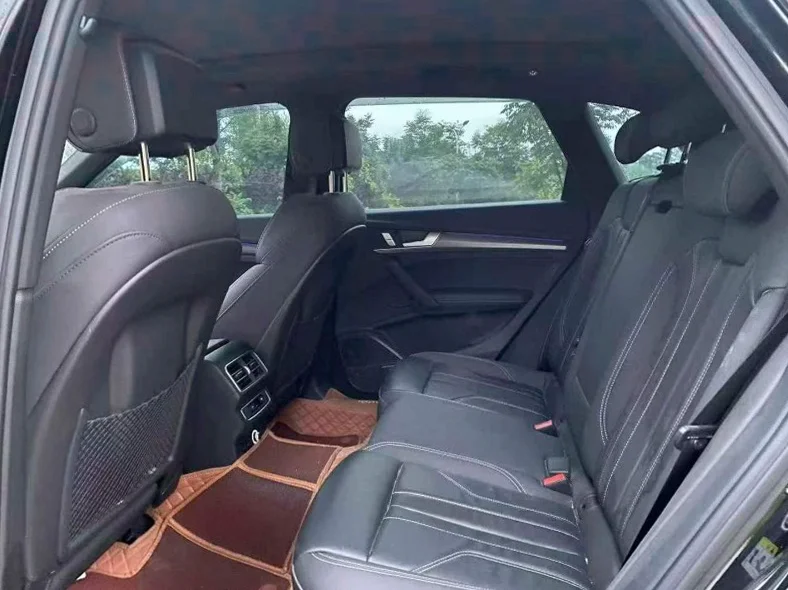 奥迪Q5 后面外观三