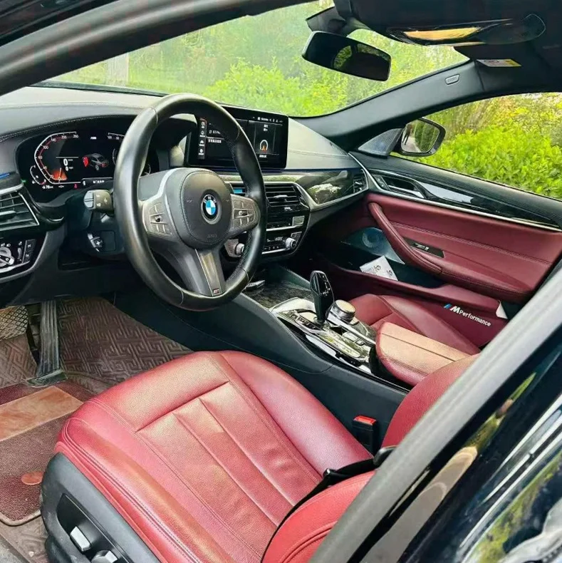 宝马5系 后面外观一