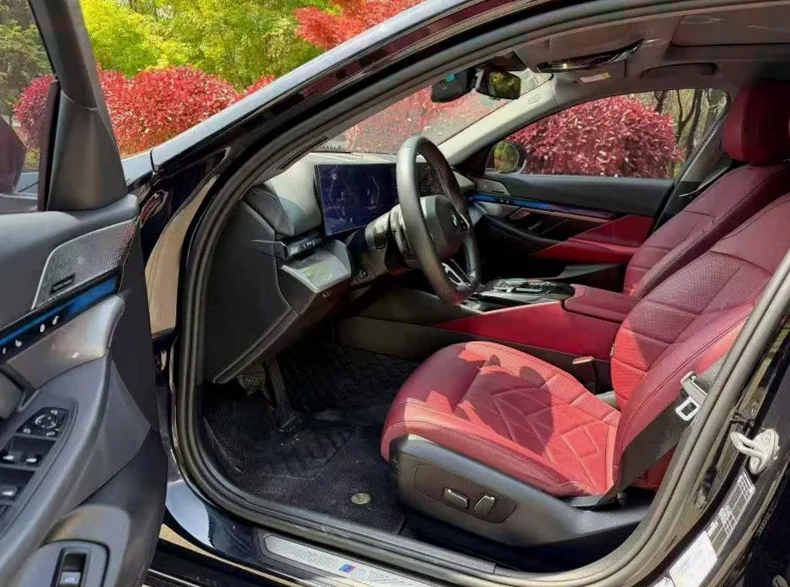 宝马5系 后面外观一