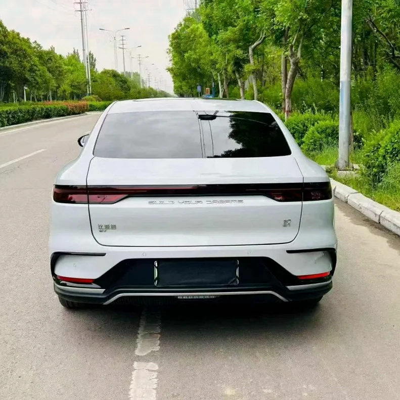 比亚迪汉 驾驶室