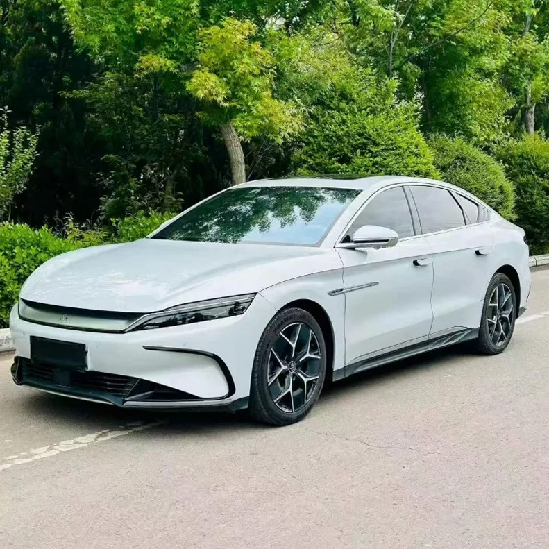 比亚迪汉 正面外观二