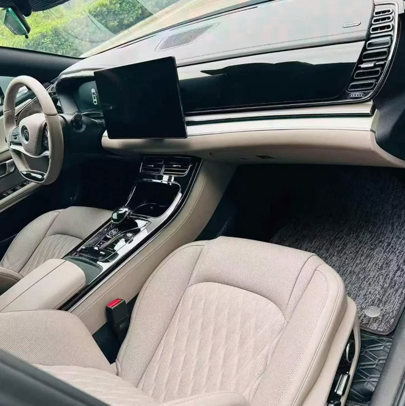 比亚迪汉 内饰前排