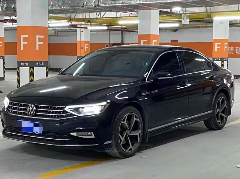 大众迈腾 正面外观三