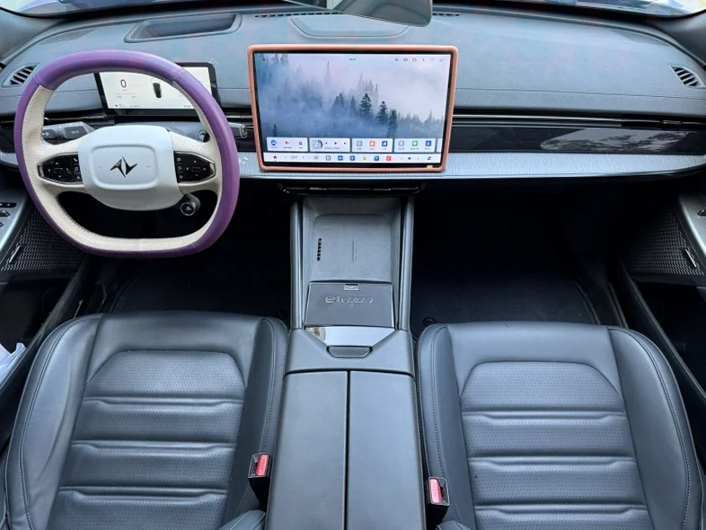 东风奕派 内饰后排