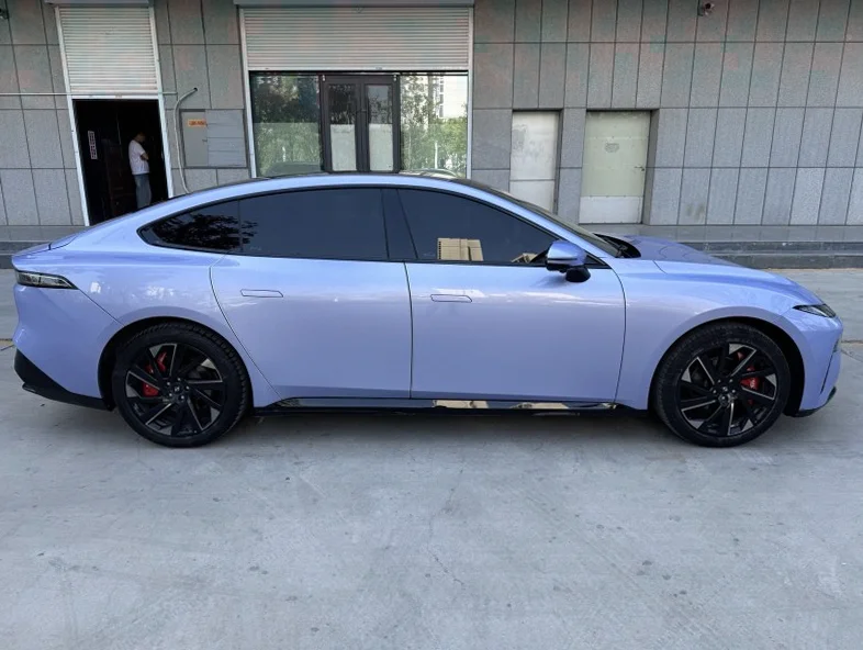 东风奕派 后面外观一