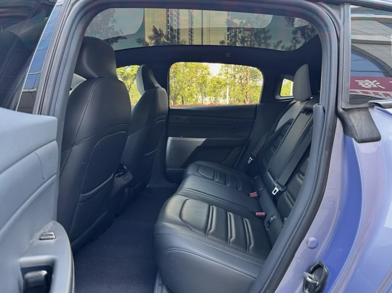 东风奕派 内饰前排