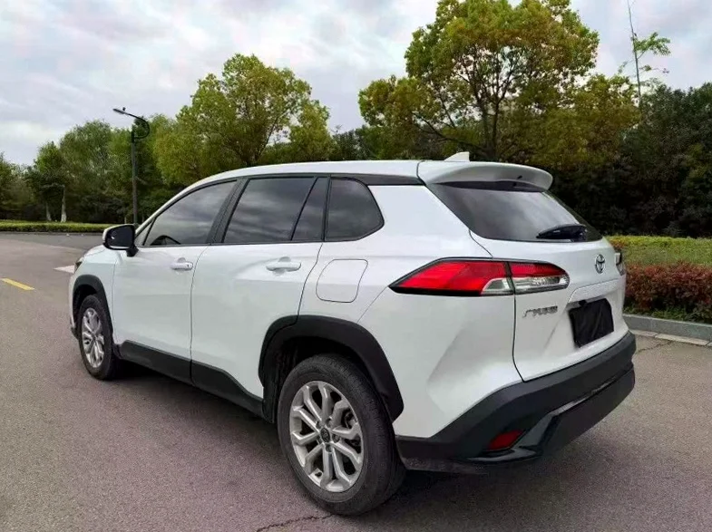 丰田锋兰达 内饰后排