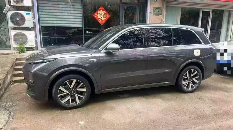 理想L8 正面外观二