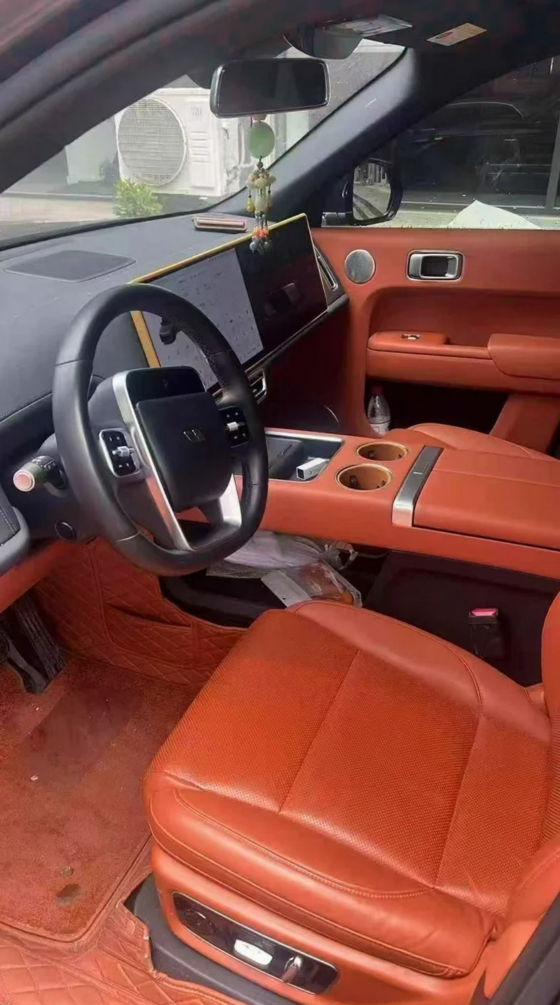 理想L8 后面外观一