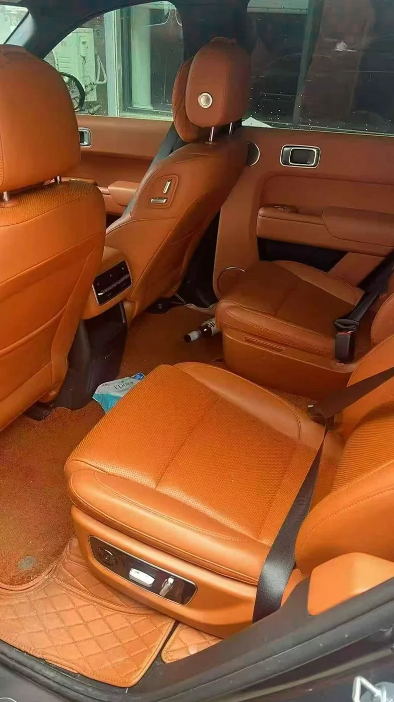 理想L8 正面外观三