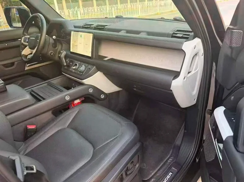 路虎卫士 后面外观三