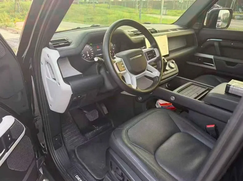 路虎卫士 内饰后排