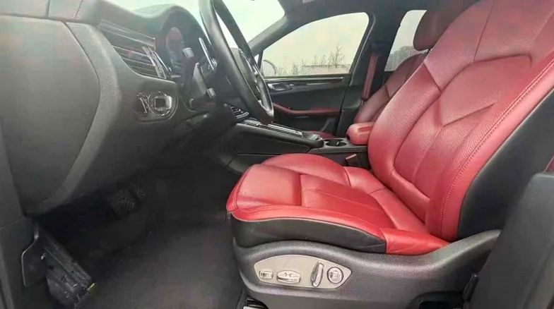 保时捷Macan 后面外观三