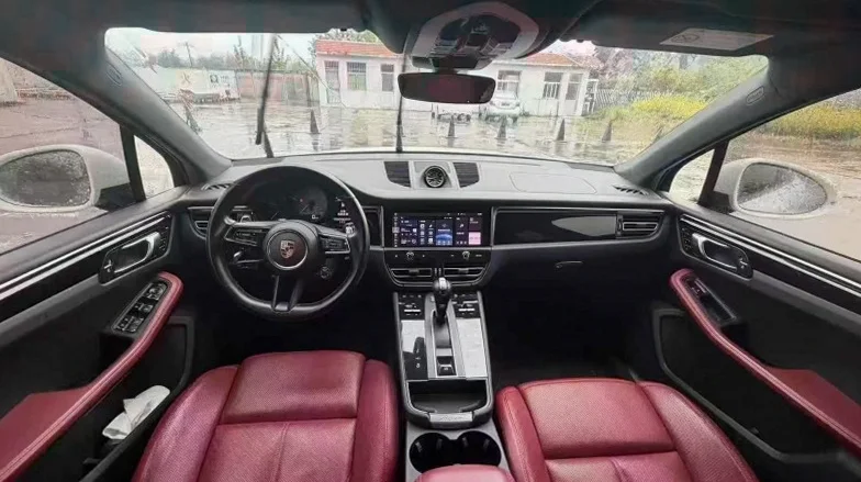 保时捷Macan 后面外观一