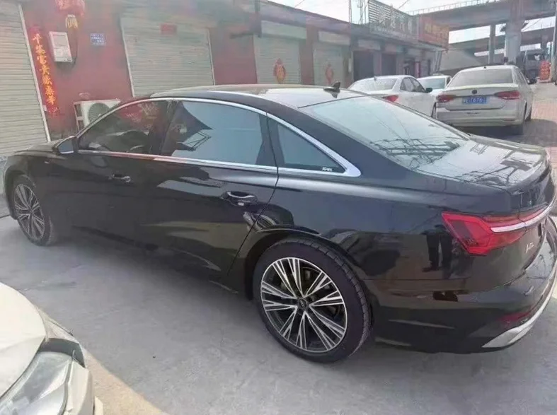 奥迪A6L 内饰后排