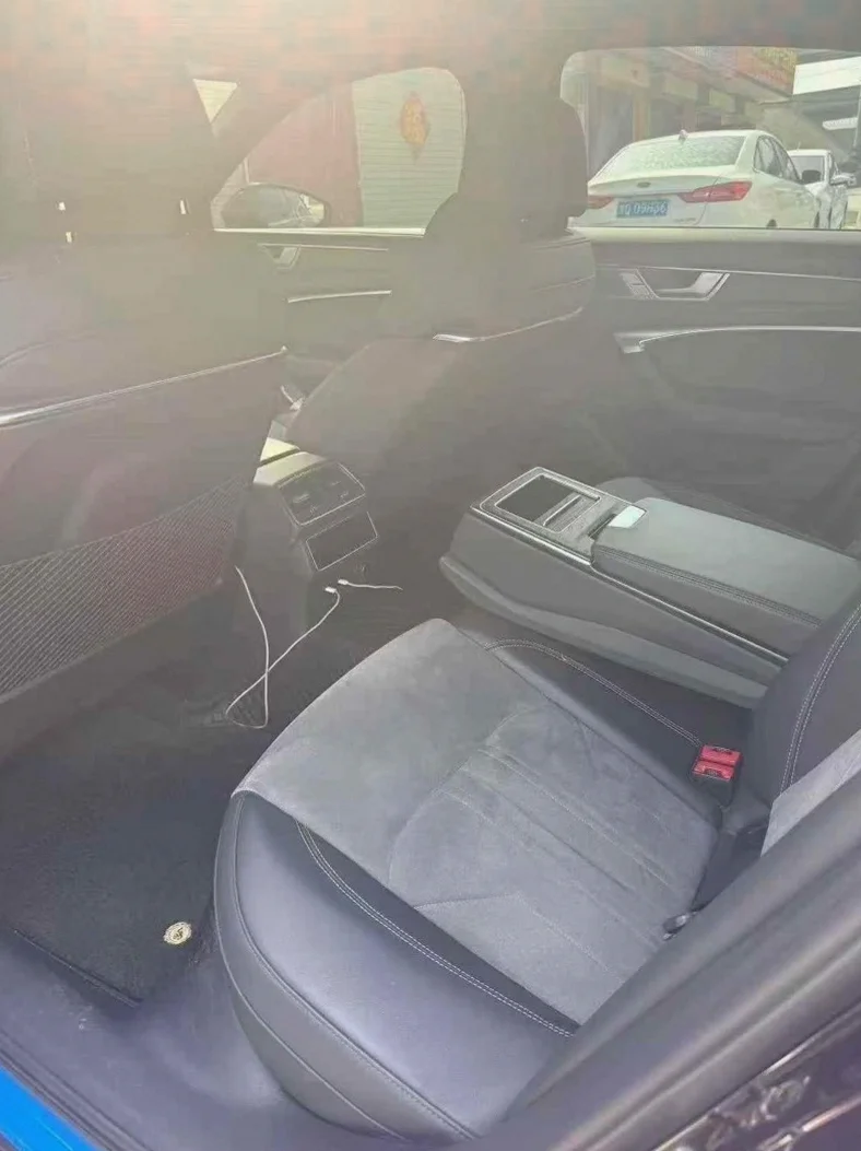 奥迪A6L 后面外观三