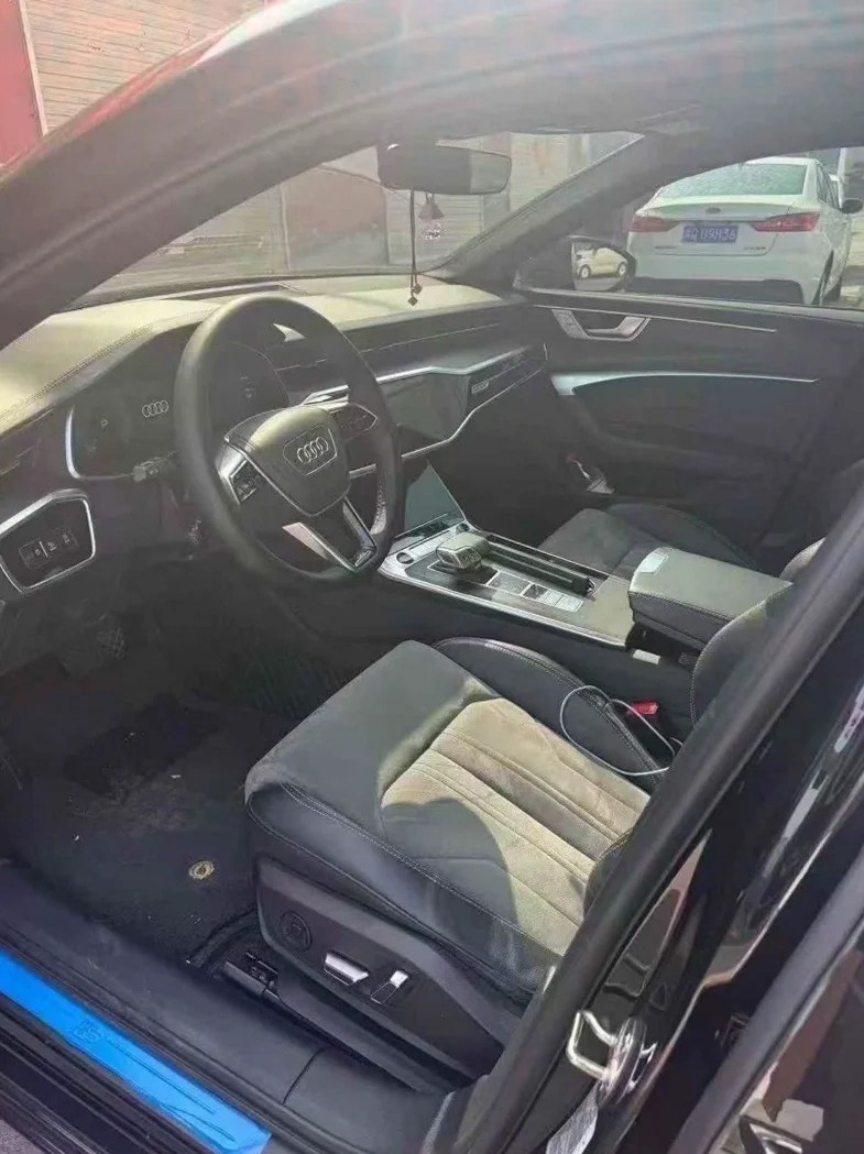 奥迪A6L 后面外观一