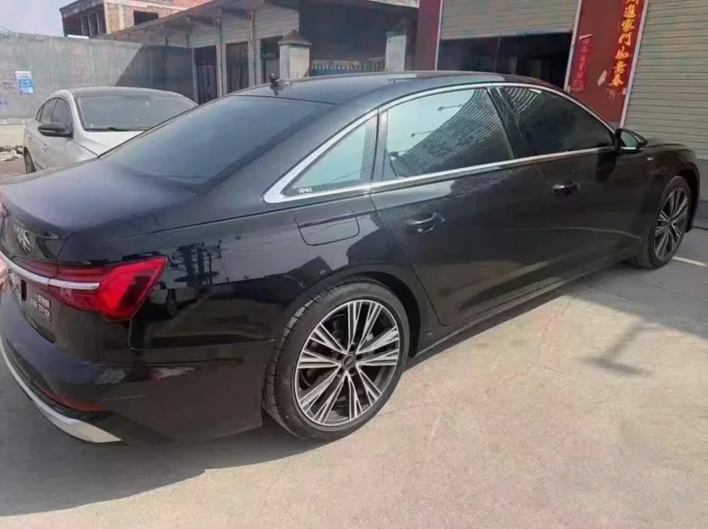 奥迪A6L 内饰前排