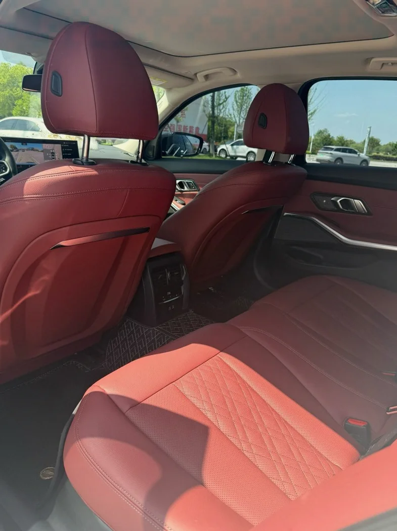 宝马3系 内饰前排