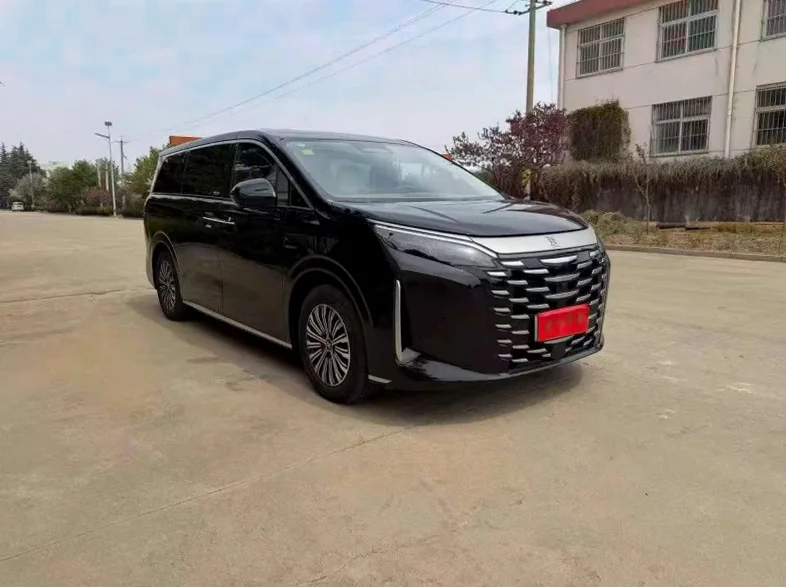 比亚迪夏 正面外观二