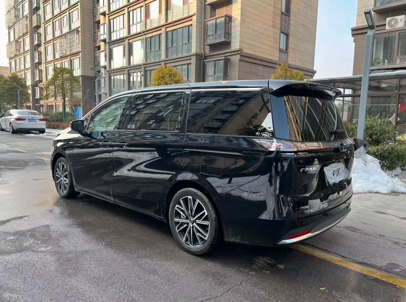 传祺E8 内饰后排