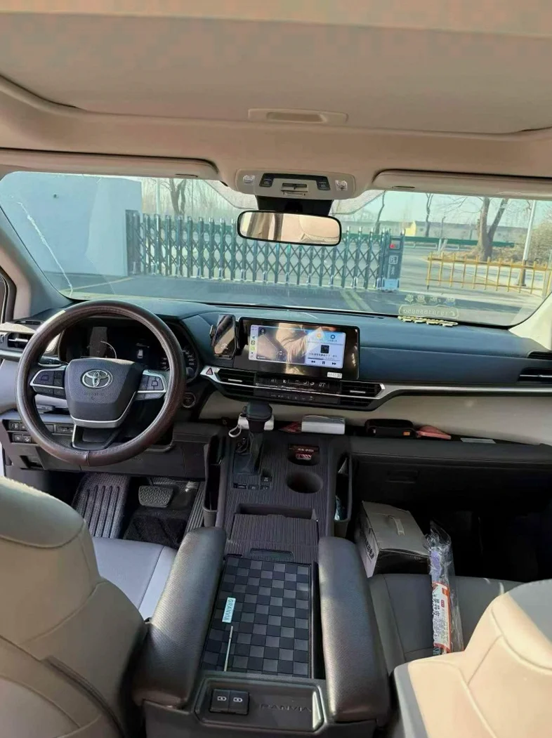 丰田格瑞维亚 正面外观三