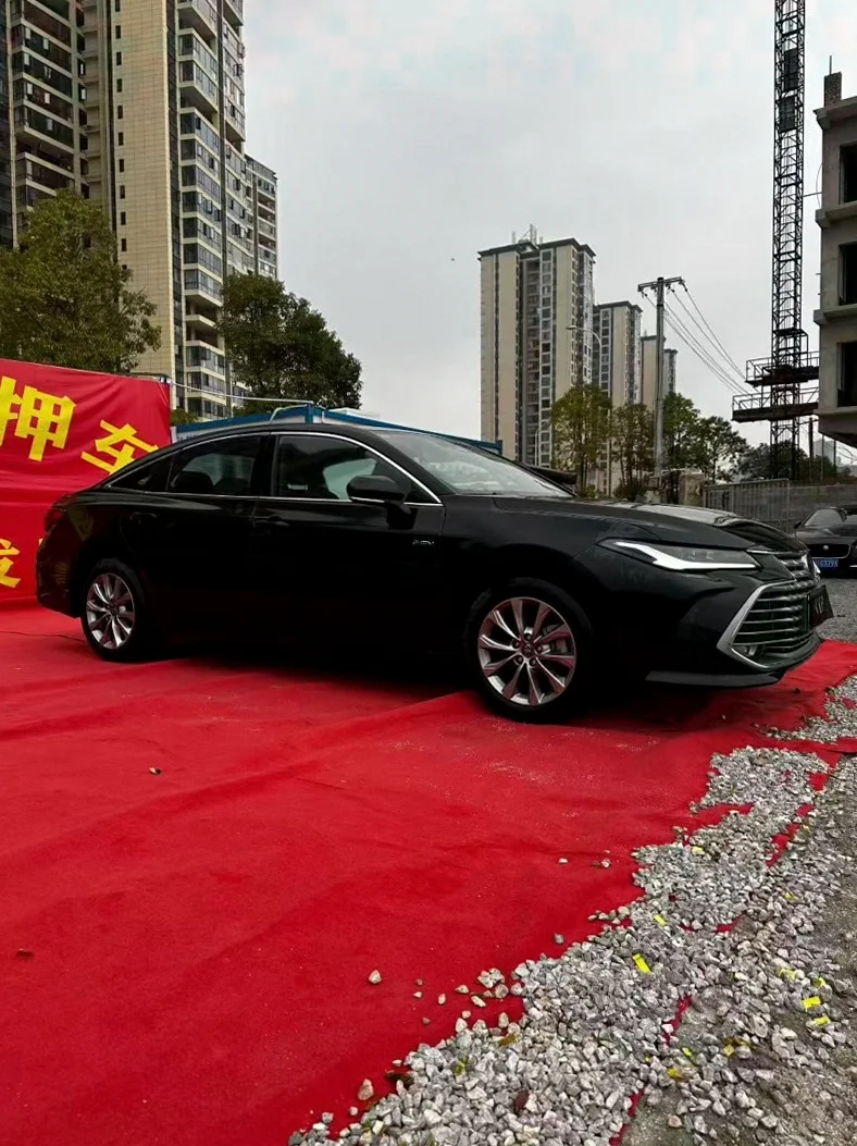 丰田亚洲龙 正面外观三