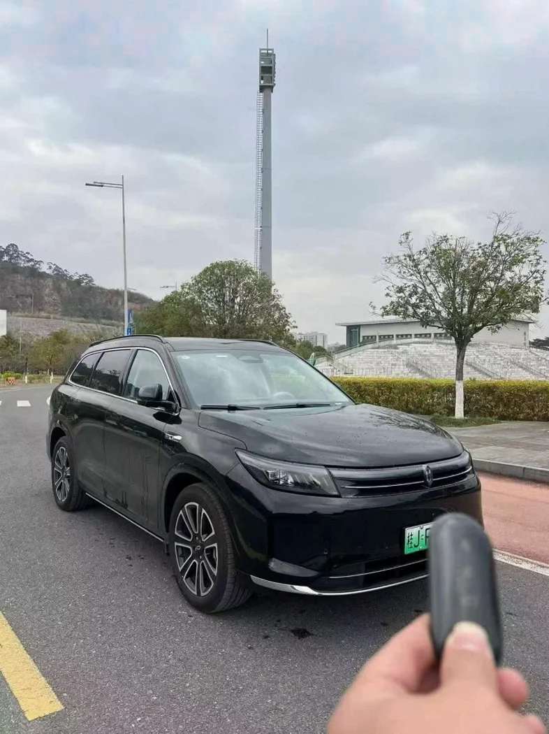 华为智选问界 正面外观二