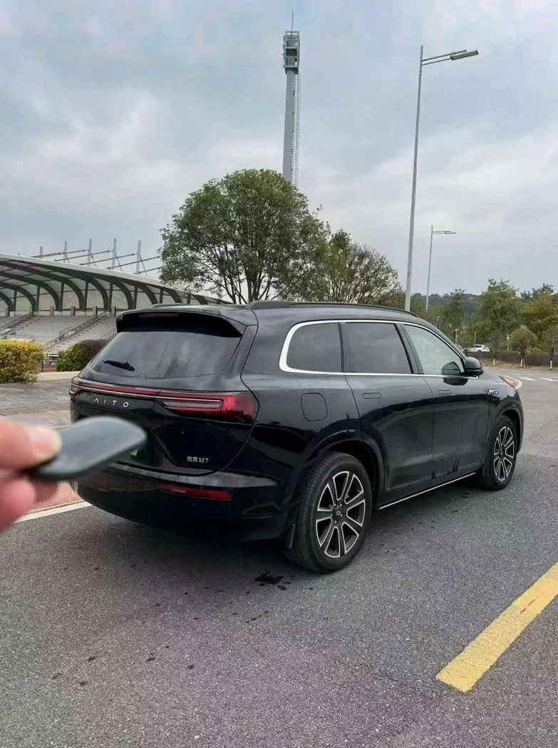 华为智选问界 内饰前排