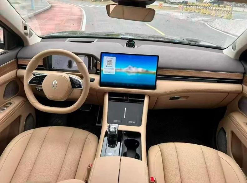 华为智选问界 后面外观二