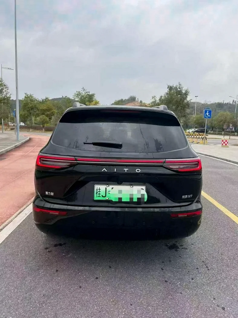 华为智选问界 驾驶室