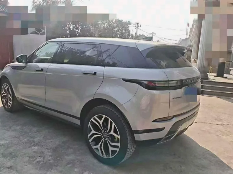 路虎极光 内饰后排