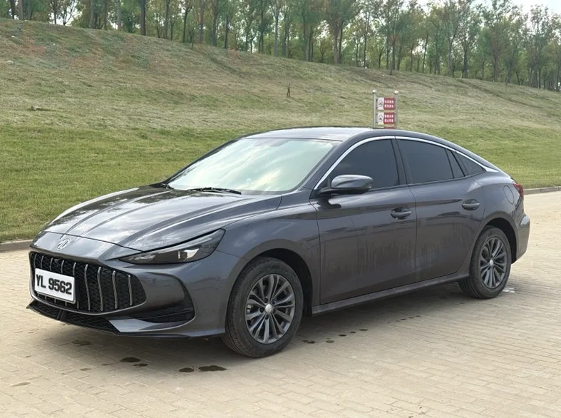 名爵5 正面外观三