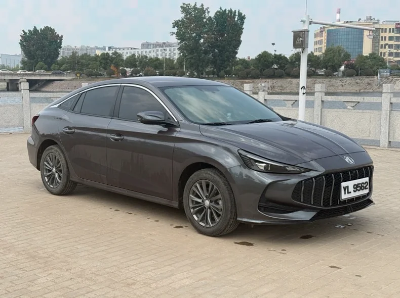 名爵5 正面外观二