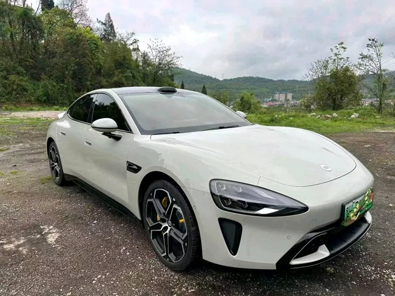 小米SU7 正面外观三